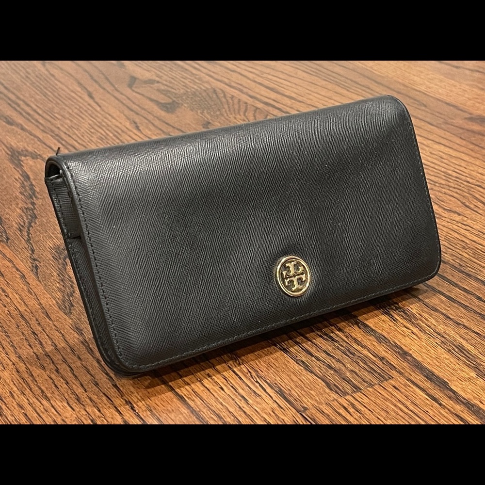 Women’s black continental wallet
